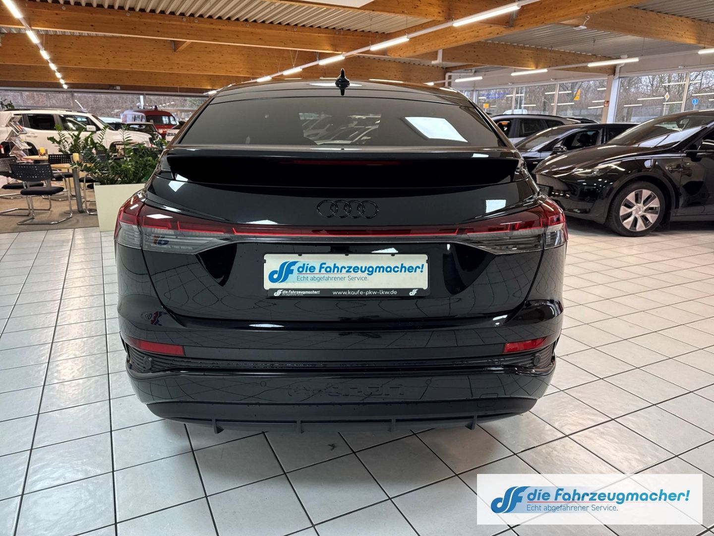 Fahrzeugabbildung Audi Q4 e-tron Sportback 40 Sportpaket AHK-klappbar N