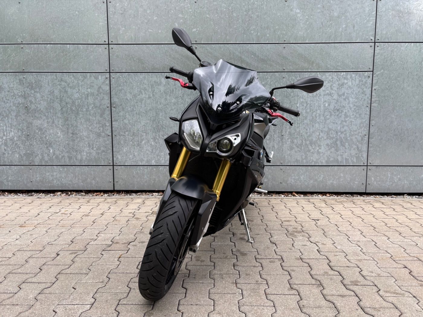 Fahrzeugabbildung BMW S 1000 R 2 Pakete