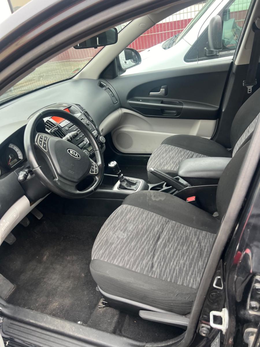 Kia ANDERE Ceed LX