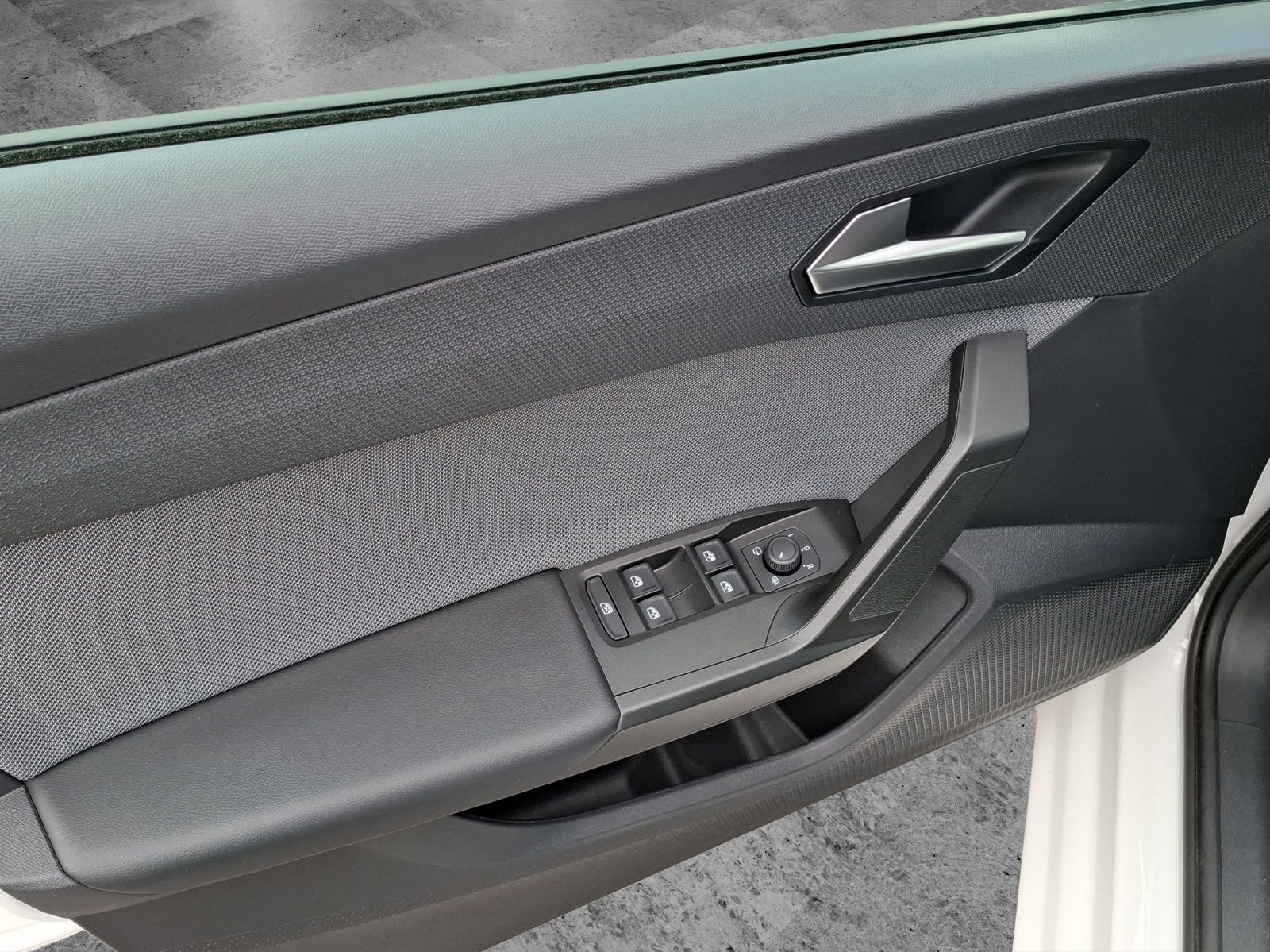Fahrzeugabbildung SEAT Leon TSI Style LED CarPlay ACC RFK SH