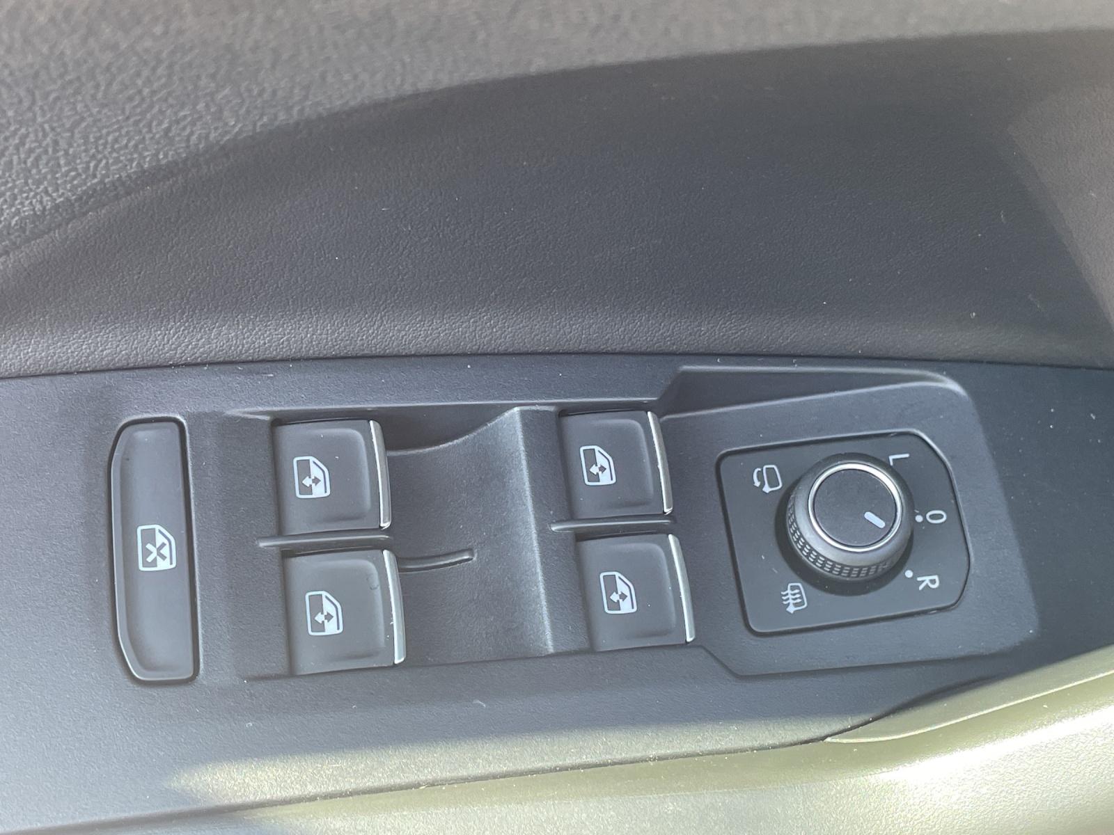 Volkswagen T-Cross 1.0 l TSI DSG Life AHK Navi LED Kamera, миниатюра 7