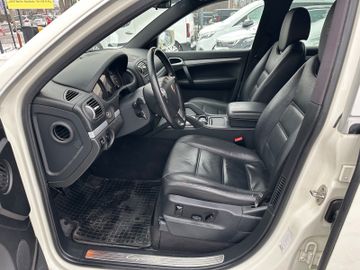 Porsche Cayenne - 8