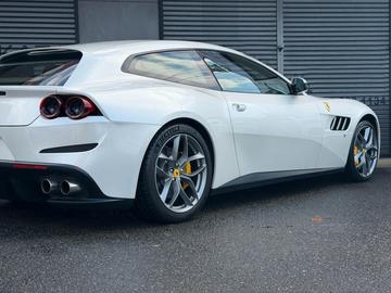 2018 Ferrari GTC4LUSSO photo 4