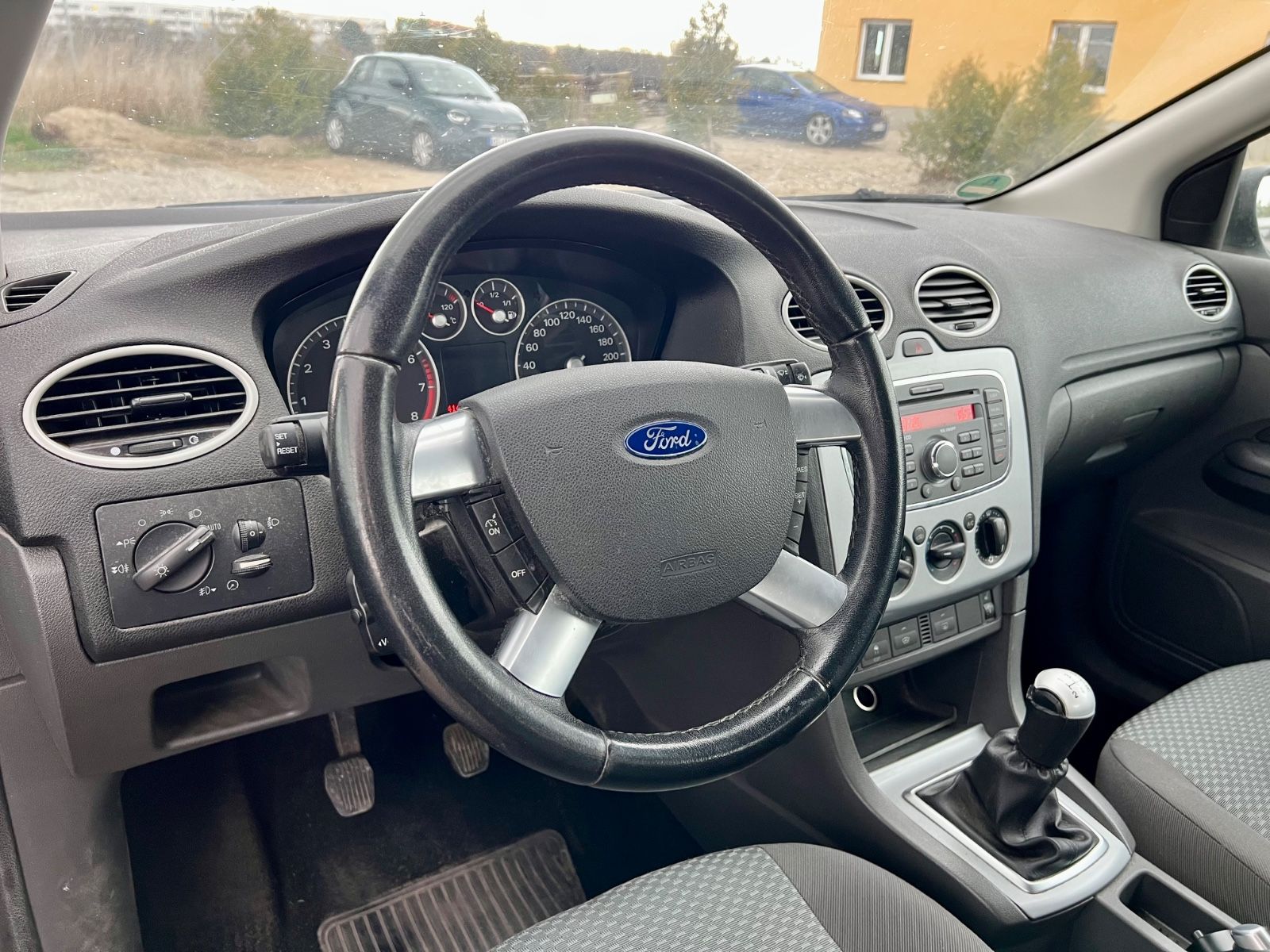 FORD Focus KLIMA SHZ NSW RADIO TEMPOMAT