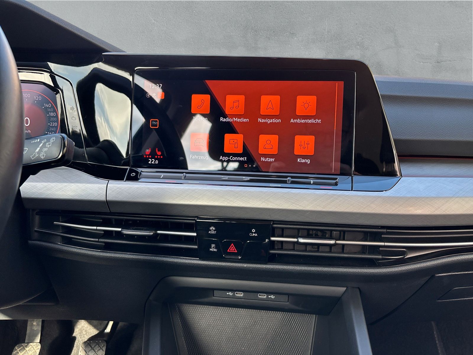 Fahrzeugabbildung Volkswagen Golf Variant 1.0 TSI Life ACC AppConnect SHZ PDC