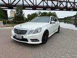 Mercedes-Benz E500 V8/AMG-PAKET/H&K/KEYLES... - gebrauchte Mercedes-Benz E 500 aus dem Jahr 2013