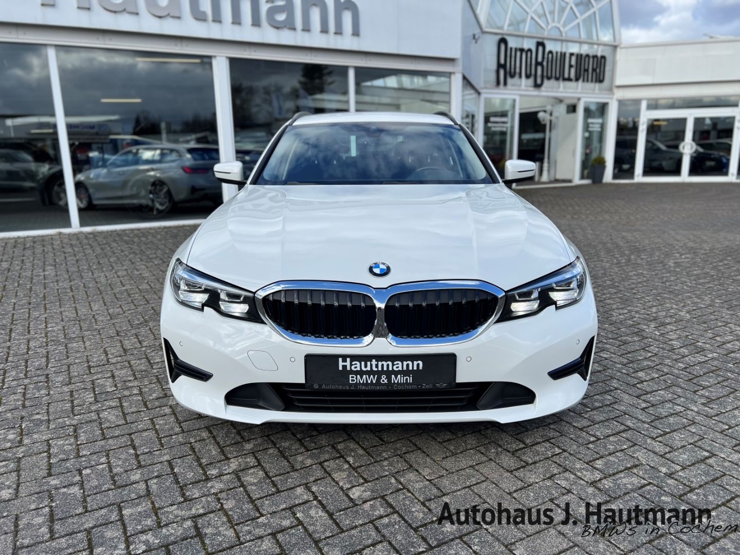 BMW 318 d Touring Advantage +1.HAND+LED+NAVI+SHZ+PDC foto 3