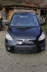 Hyundai I10 (Schwarz) Notverkauf! - Hyundai i10 in Freiburg