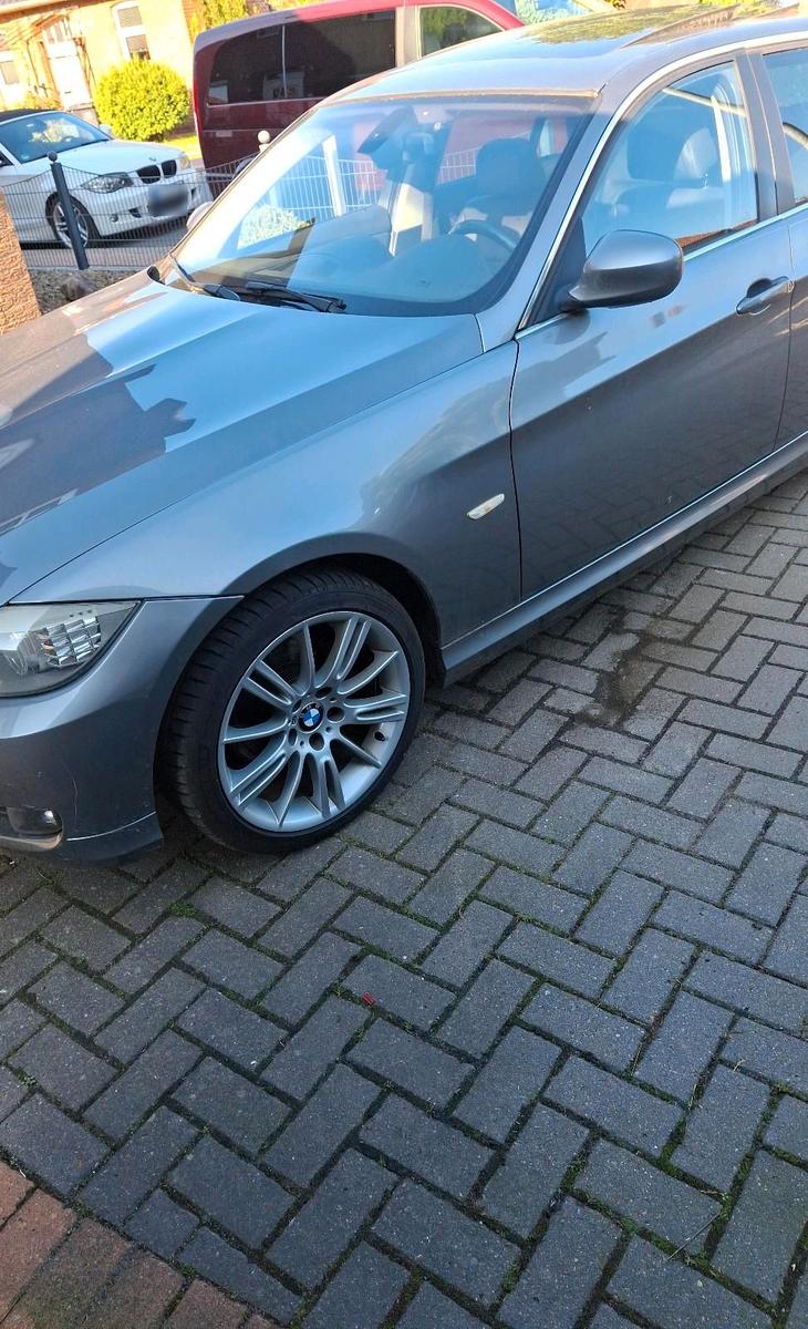 BMW 320 2010 — photo 5