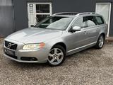 Volvo V70 Kombi Auto,Leder,Navi,SHD,PDC, Summum AWD - Volvo V70 mit Diesel-Antrieb: Kombi, Automatik