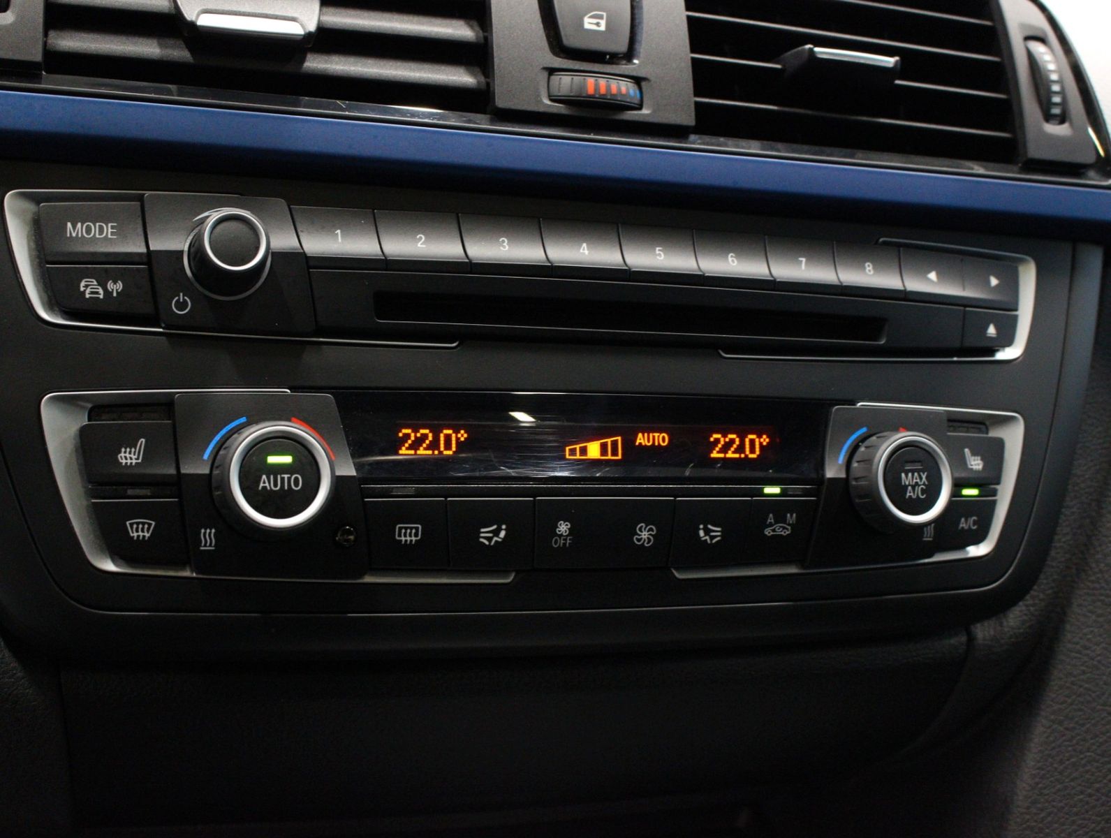 Fahrzeugabbildung BMW 335i xDrive M Sport*Head-up*Kamera*Harman-Kardon