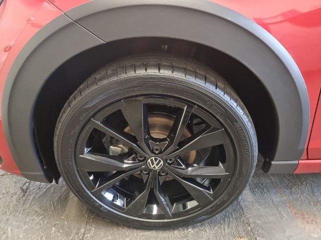 Fahrzeugabbildung Volkswagen Taigo 1.5 TSI R-LINE BLACK STYLE IQ.DRIVE NAVI K