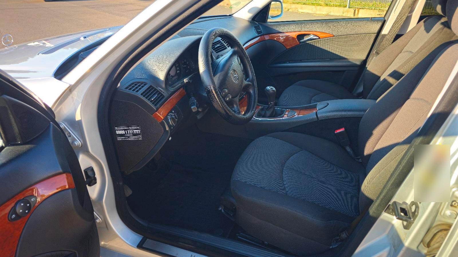 Mercedes-Benz E220 2008 — photo 10