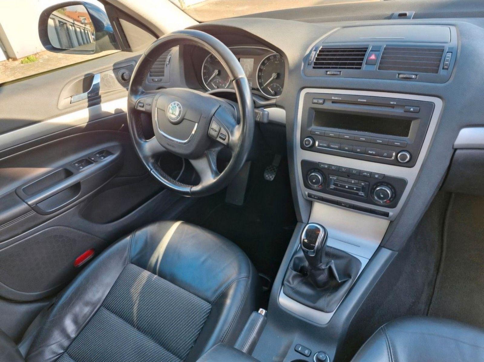 Skoda Octavia 2013 — двигун 140 HP (103kW)
