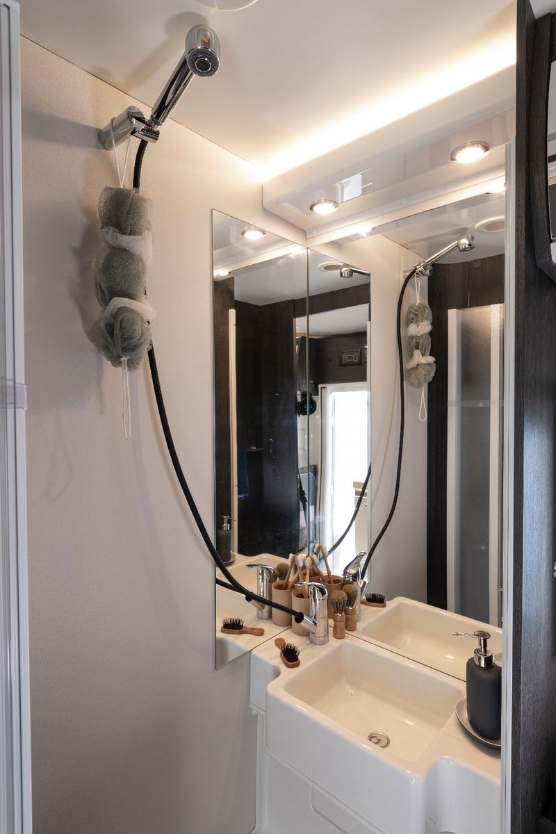 Fahrzeugabbildung Roller Team Kronos 277 M - 6.389€ sparen!