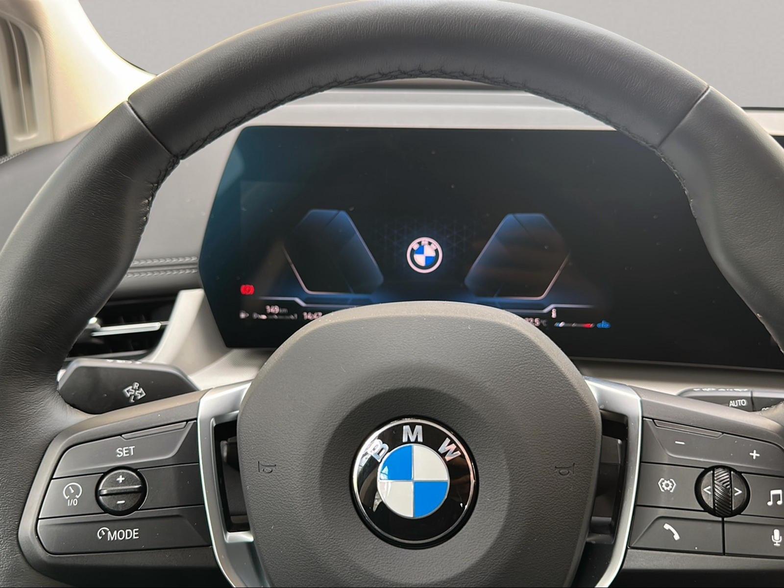 BMW 220i Active Tourer AHK Driv.Assist+ Head-Up LED