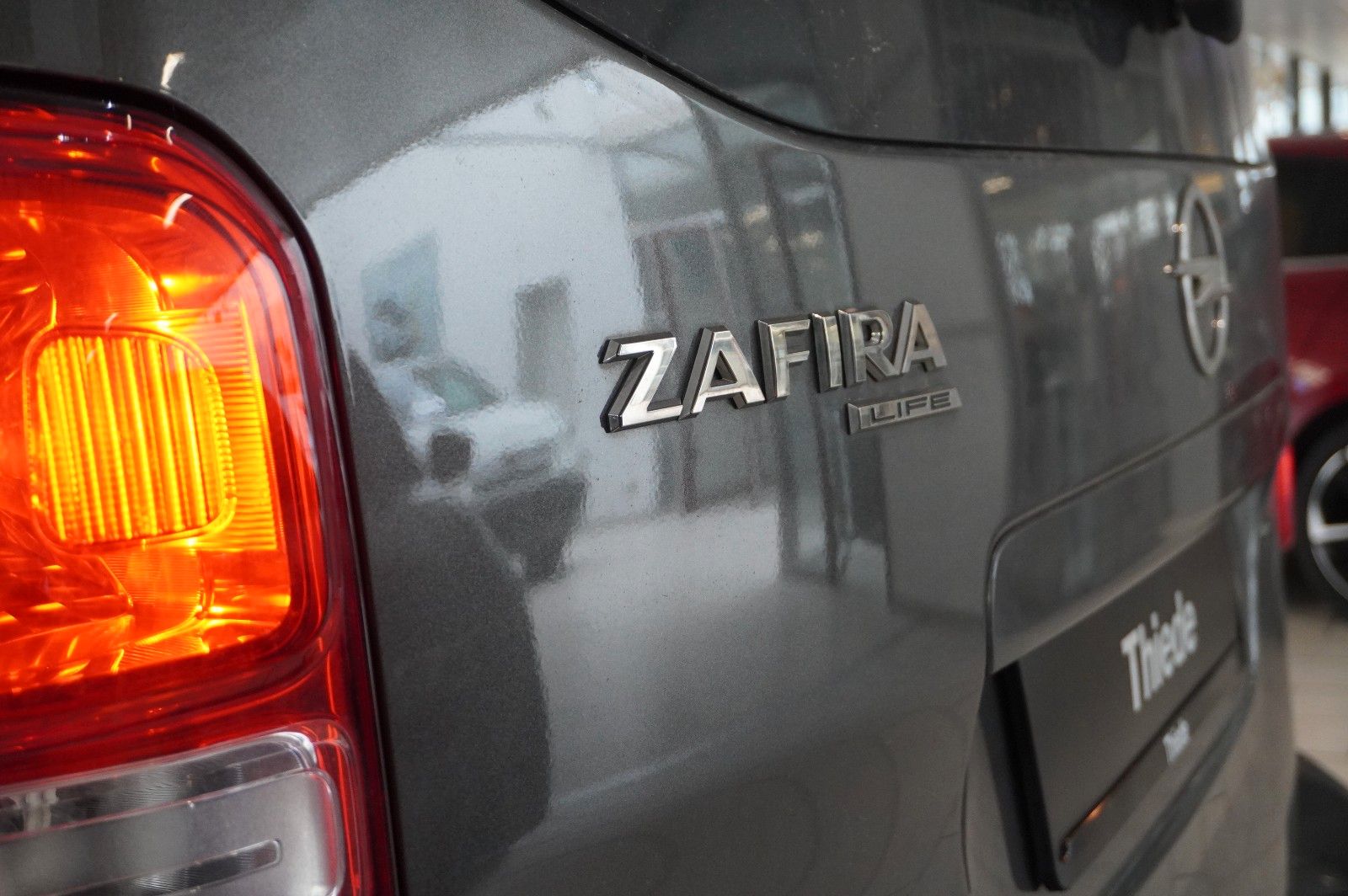 Fahrzeugabbildung Opel Zafira Life 2.0D "L" EDIT. 8-SITZE NAVI/LED/AHK