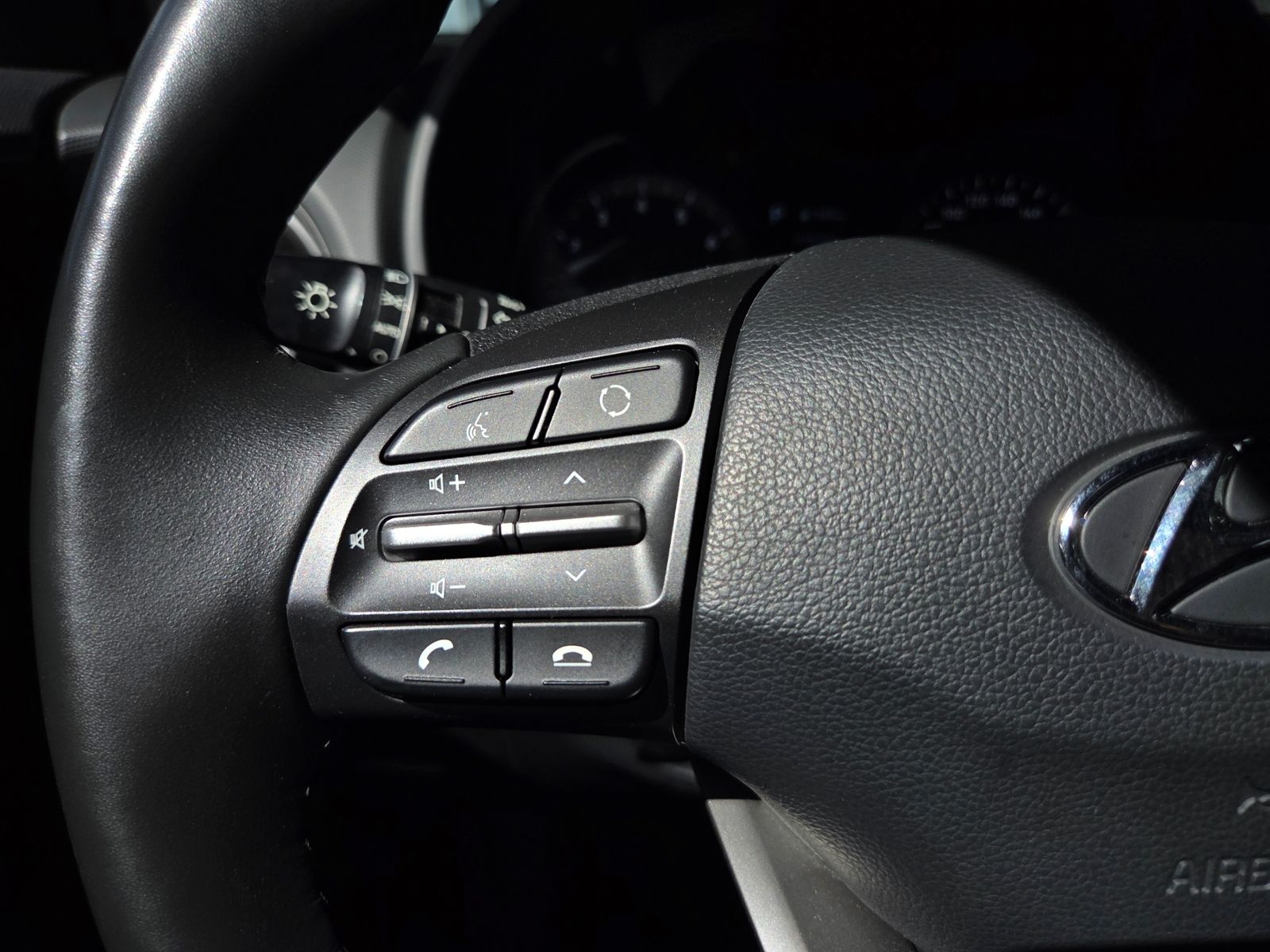 Fahrzeugabbildung Hyundai KONA Trend 2WD KLIMA LED NAV SHZ ALU
