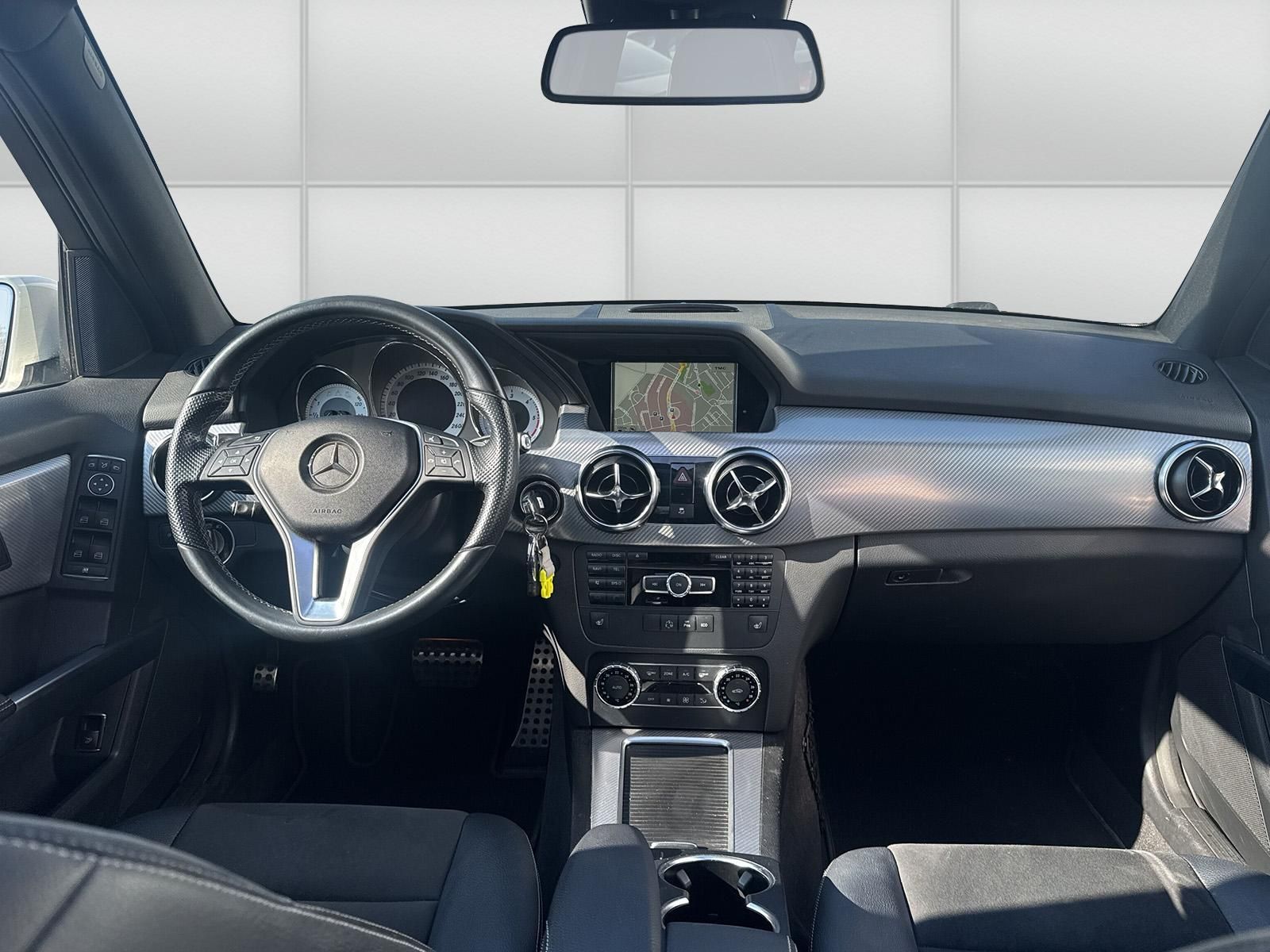 Fahrzeugabbildung Mercedes-Benz GLK 220 CDI BlueEfficiency 4Matic AMG PANO