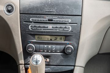 Fahrzeugabbildung Renault Laguna II Grandtour Initiale|LEDER|PDC|SHZ|XENON