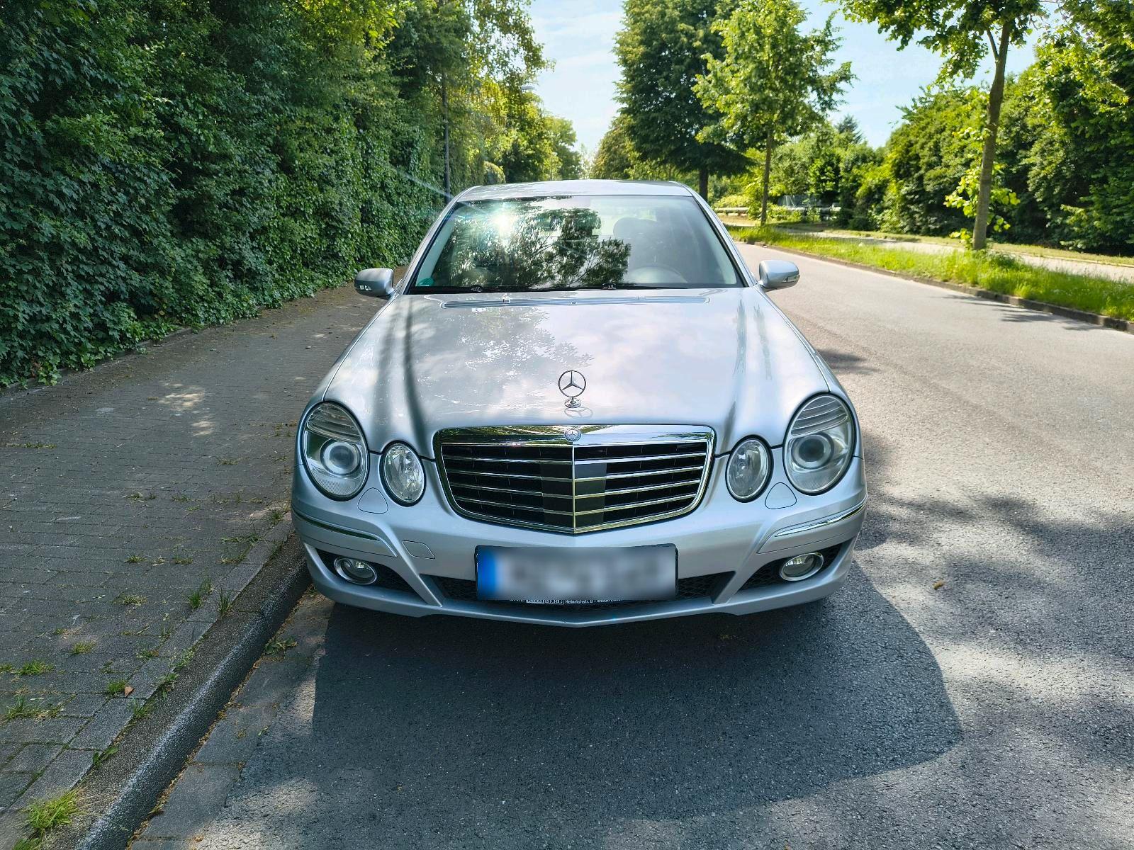 Mercedes-Benz E 320