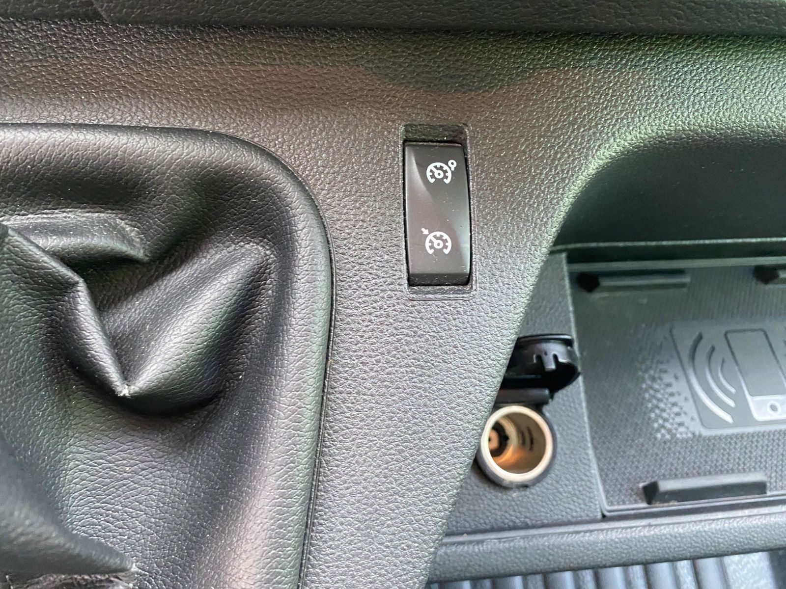 Fahrzeugabbildung Nissan NV400 Kastenwagen L4H3 3,5t COMFORT,1Hd,Navi,SHg