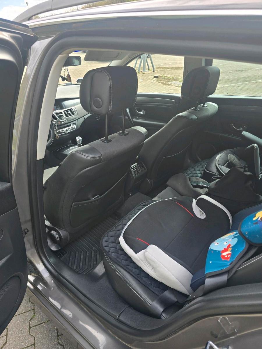 Renault Laguna 2010 — photo 6