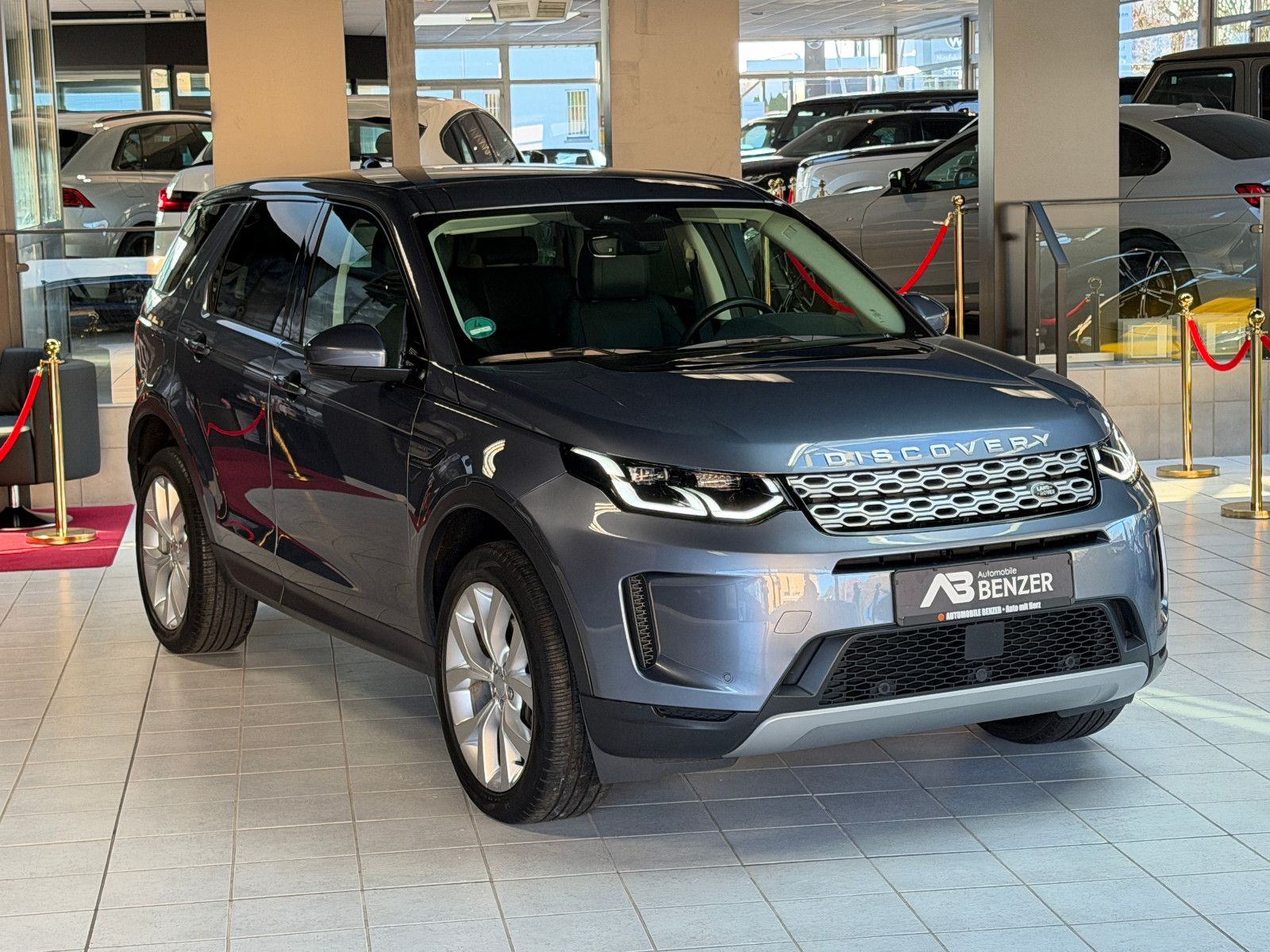 Fahrzeugabbildung Land Rover Discovery Sport SE AWD/PANO/KAMERA/LEDER/LED
