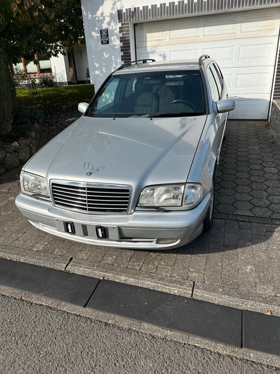 Mercedes-Benz C 220