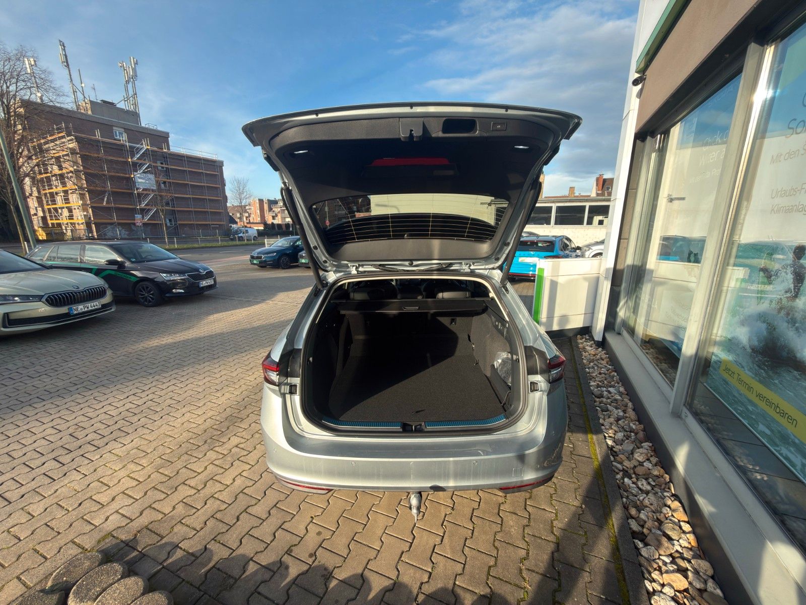 Fahrzeugabbildung SKODA Superb Combi 1.5 TSI iV 150 kW L&K