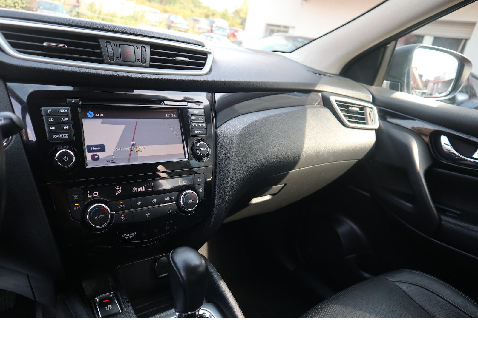 Fahrzeugabbildung Nissan Qashqai Tekna Navi Leder Scheckheftgepflegt
