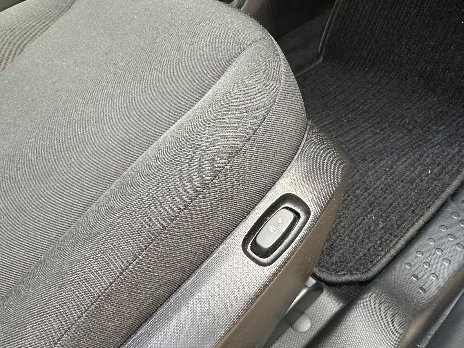 Fahrzeugabbildung Smart ForTwo coupe Pano/SHZG/GJR/Audio/hazelbrown