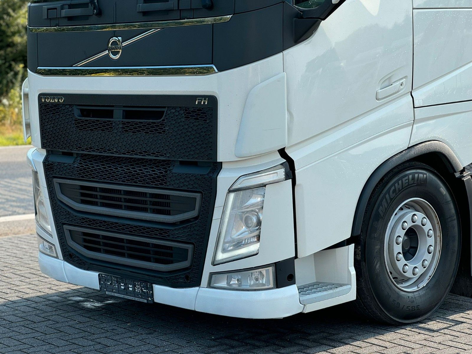 Fahrzeugabbildung Volvo FH 540 8x4 EU6 Retarder Lenk/Lift KESLA LK 9,4m