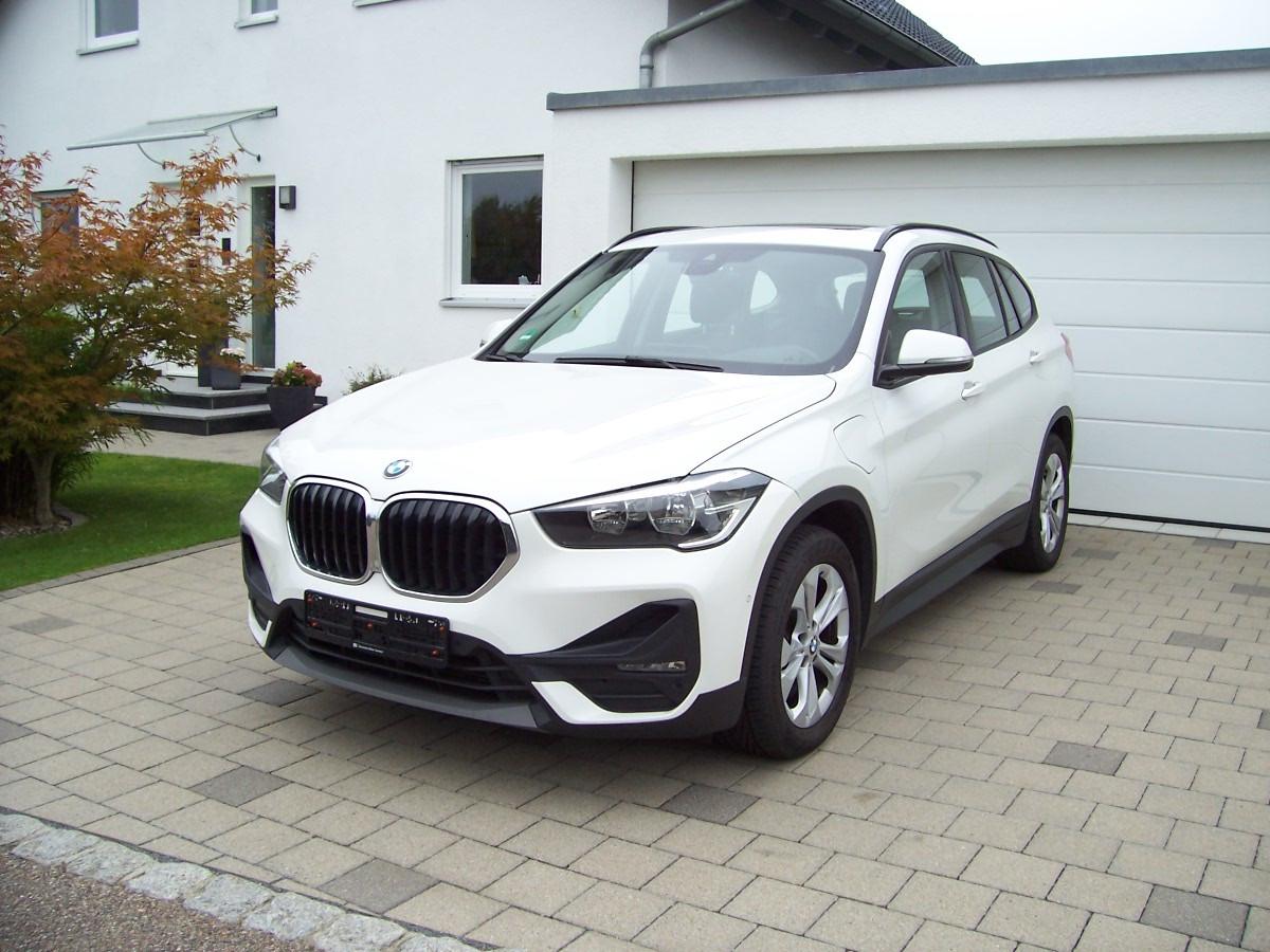 BMW X1 xDrive25e Advantage Leder/Pano/Head-Up/Kamera