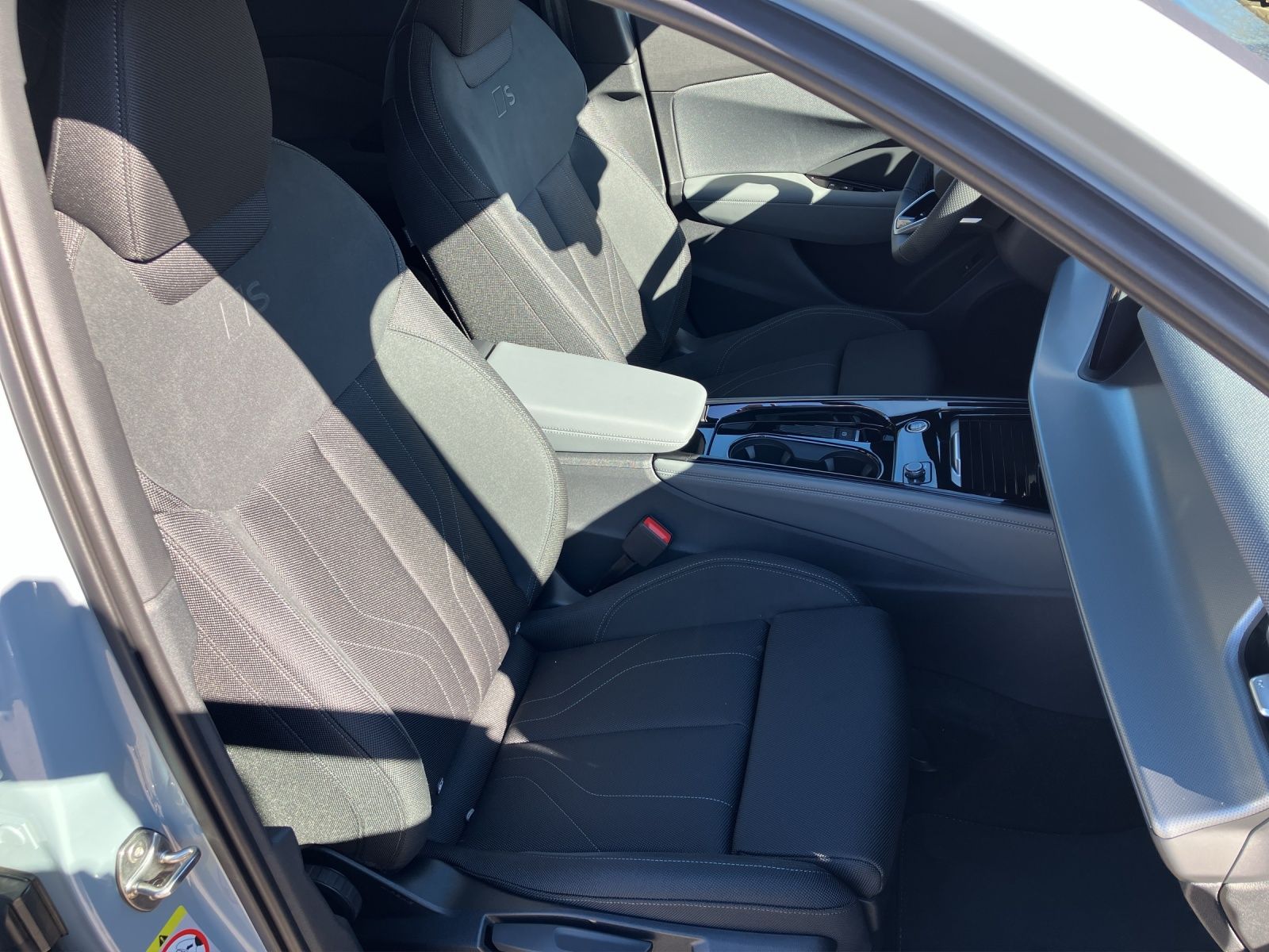 Fahrzeugabbildung Audi Q3 TFSI S tronic MATRIX S line AREA VIEW