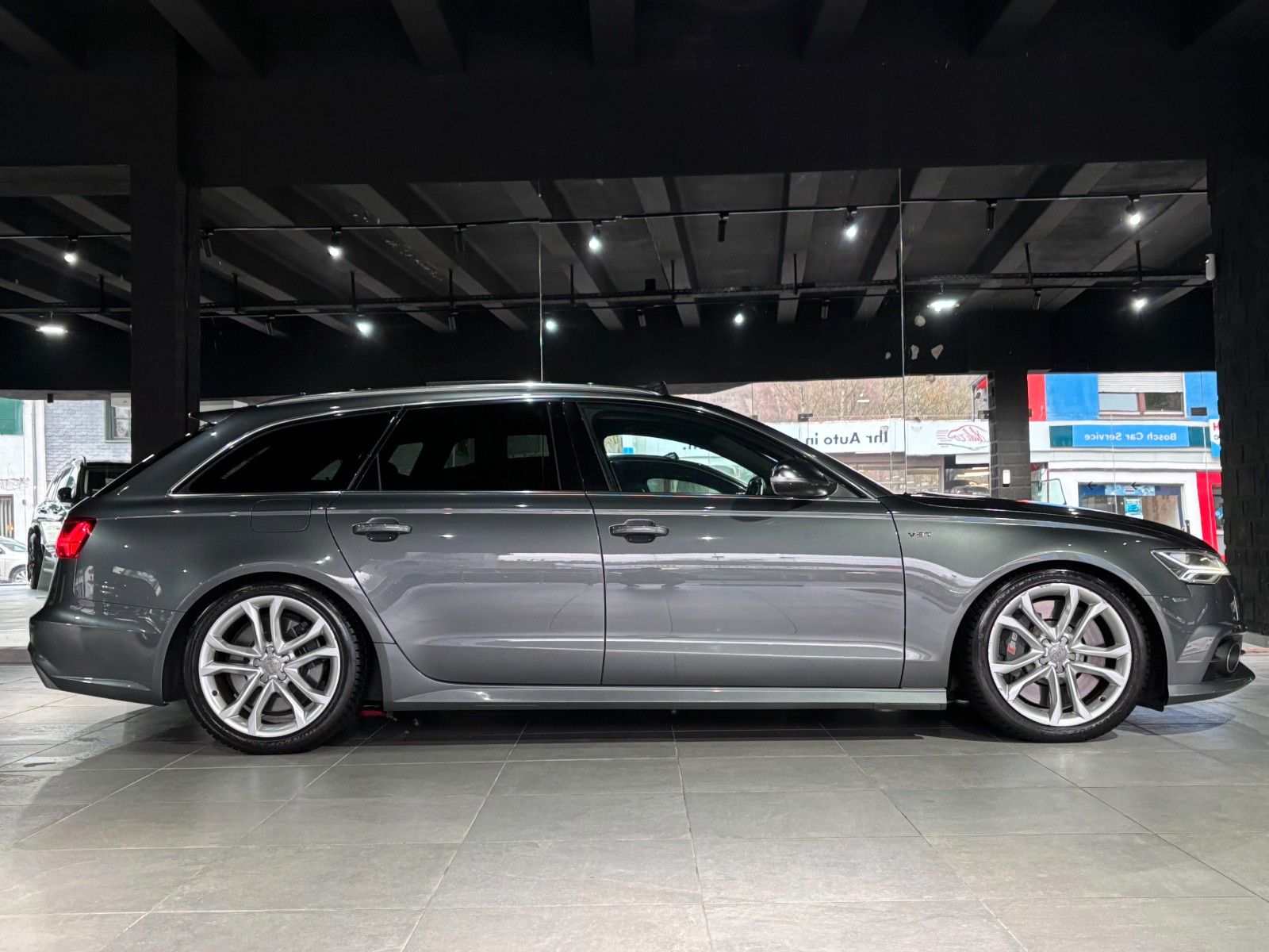 Fahrzeugabbildung Audi S6 Avant 4.0 TFSI *Panorama*Memory*K-Entry