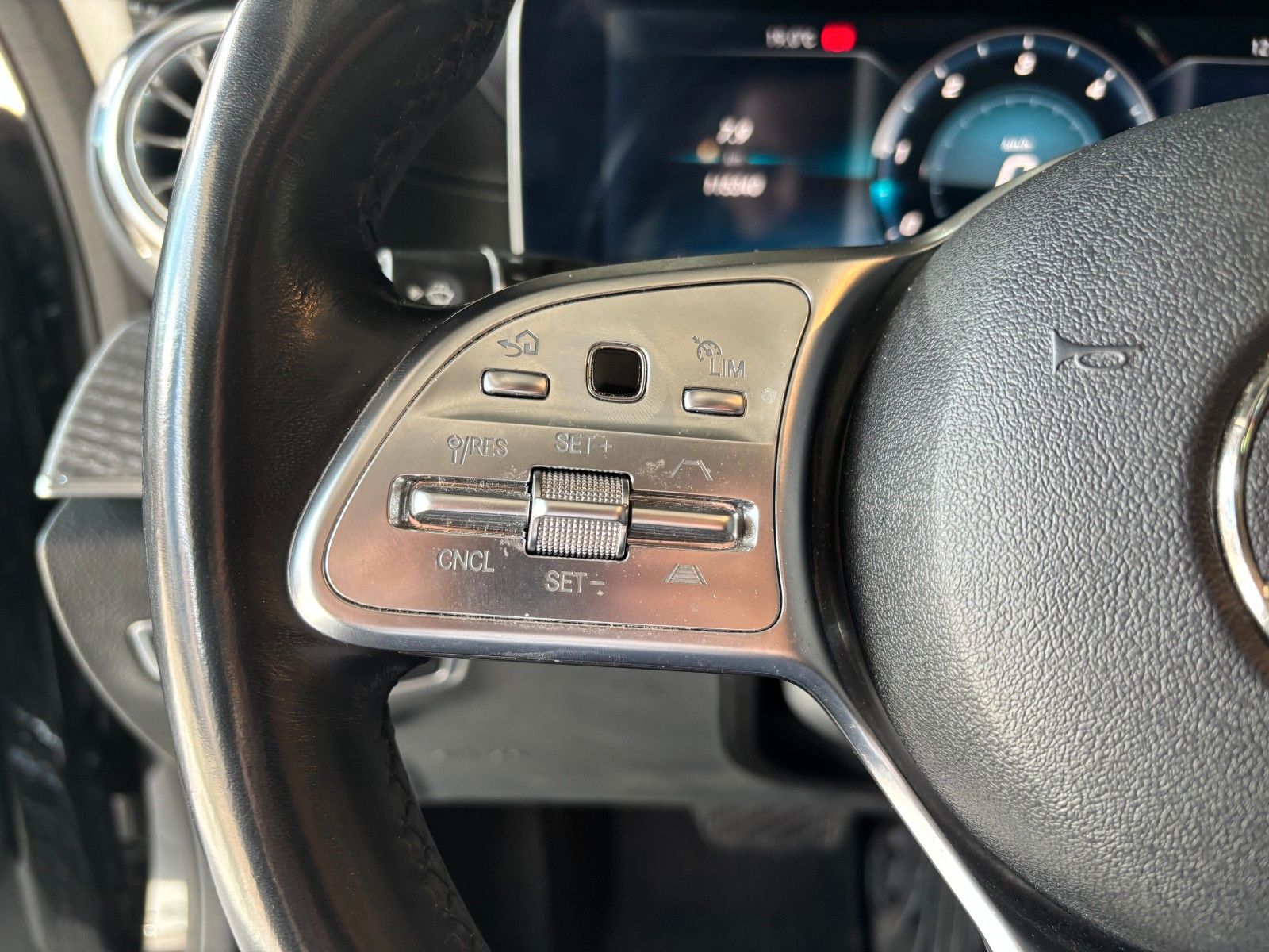Fahrzeugabbildung Mercedes-Benz CLS 350d *Widescreen*Burmester*Memory*S-Dach*