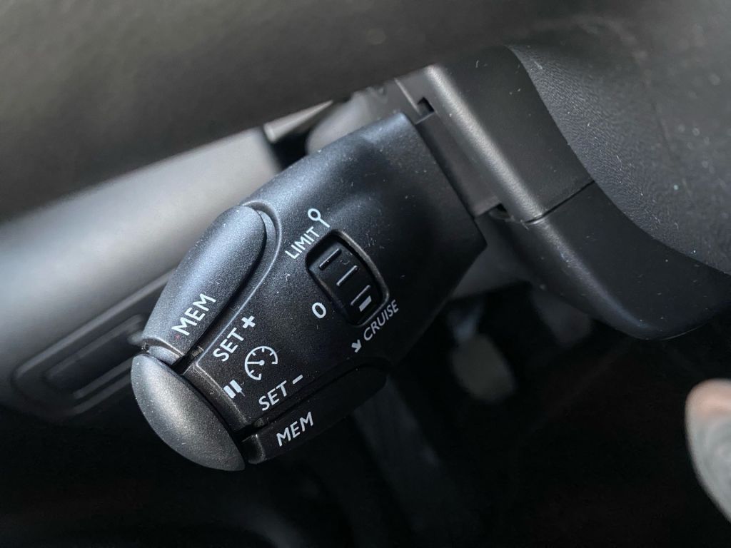 Fahrzeugabbildung Citroën C3 Aircross PureTech 110 Stop & Start OPF SHINE