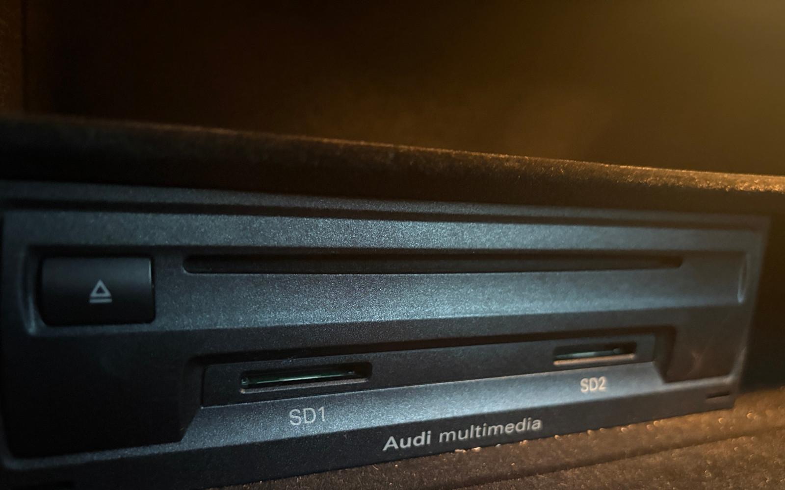 Audi A6 2010 — photo 18