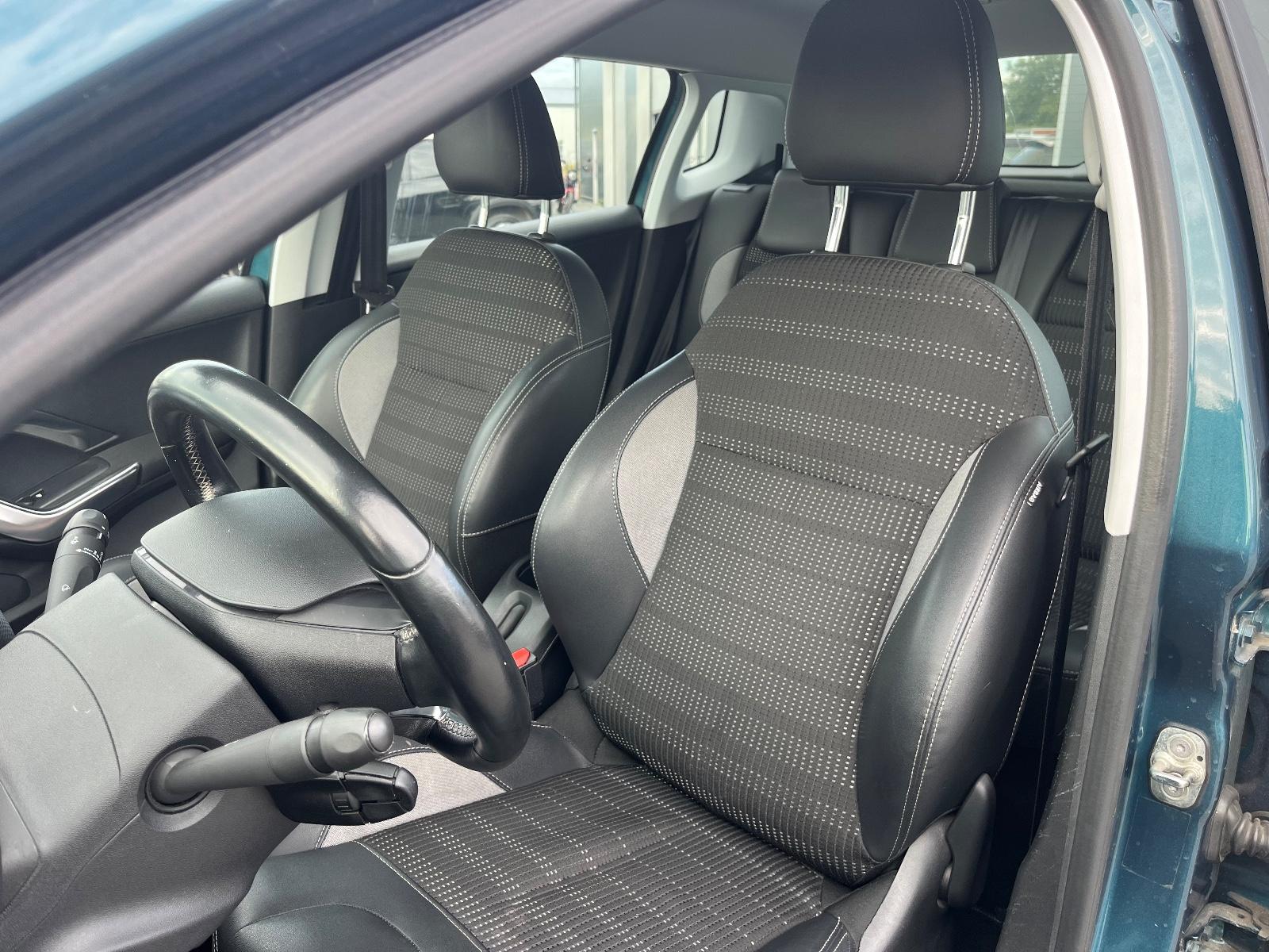 Peugeot 2008 Allure Navi 1.Hand