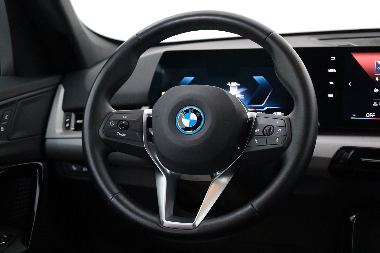 Fahrzeugabbildung BMW iX1 20 eDrive 68KWH Leder,Navi,LED,Parkassistent