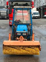 Iseki 3015A 4x4 Kleintraktor inkl. Kehrmaschine - Iseki LKWs