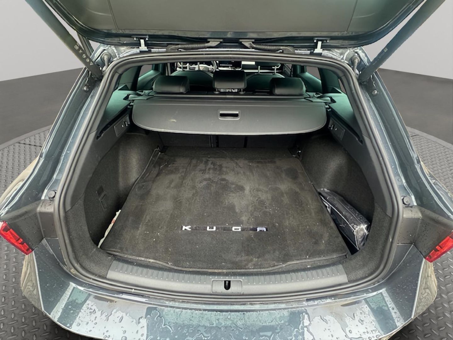 Fahrzeugabbildung CUPRA Leon Sportstourer 2.0 TDI 110 kW Navi LED ACC