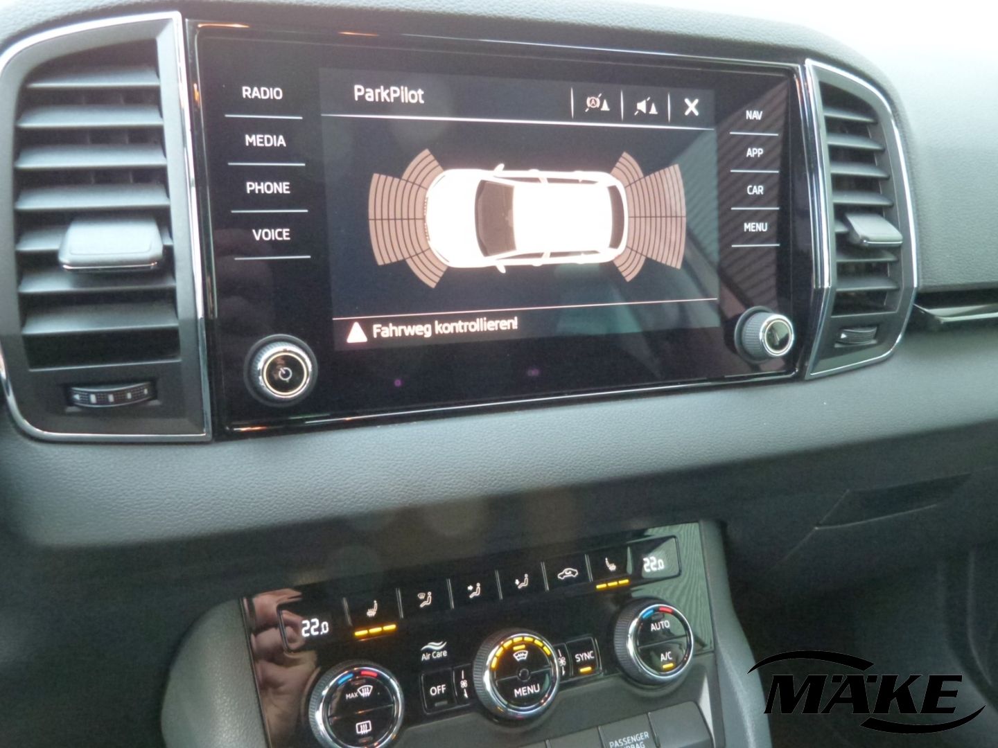 Karoq 1.5 TSI, AHK, LED, Navi, SHZ, El. Heckklap