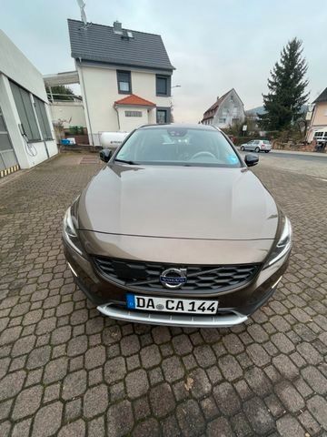 VOLVO V60 CC