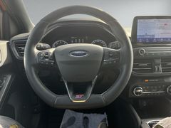 FORD Focus ST 2.3 EcoBoost LED Styling Pano ACC B&O FORD Focus ST 2.3 EcoBoost LED Styling Pano ACC B&O