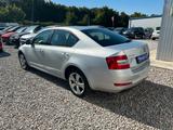 Skoda Octavia Lim. Ambition 1.4 KLIMA SITZHEIZUNG - Skoda Octavia mit Benzin-Antrieb: Limousine, 1.4