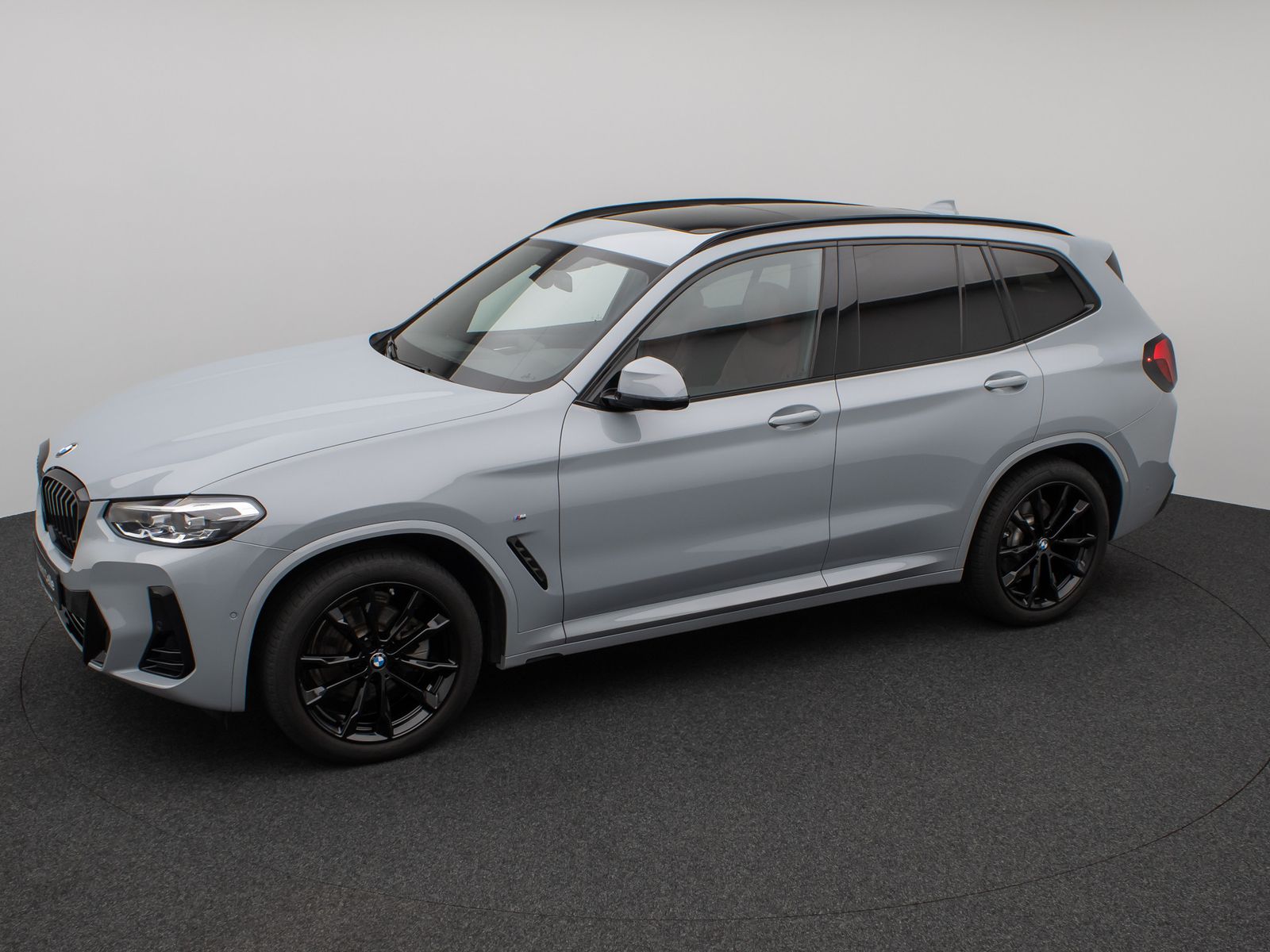 Fahrzeugabbildung BMW X3 xD20i M Sport HiFi Kamera DAB Panorama 20Zoll