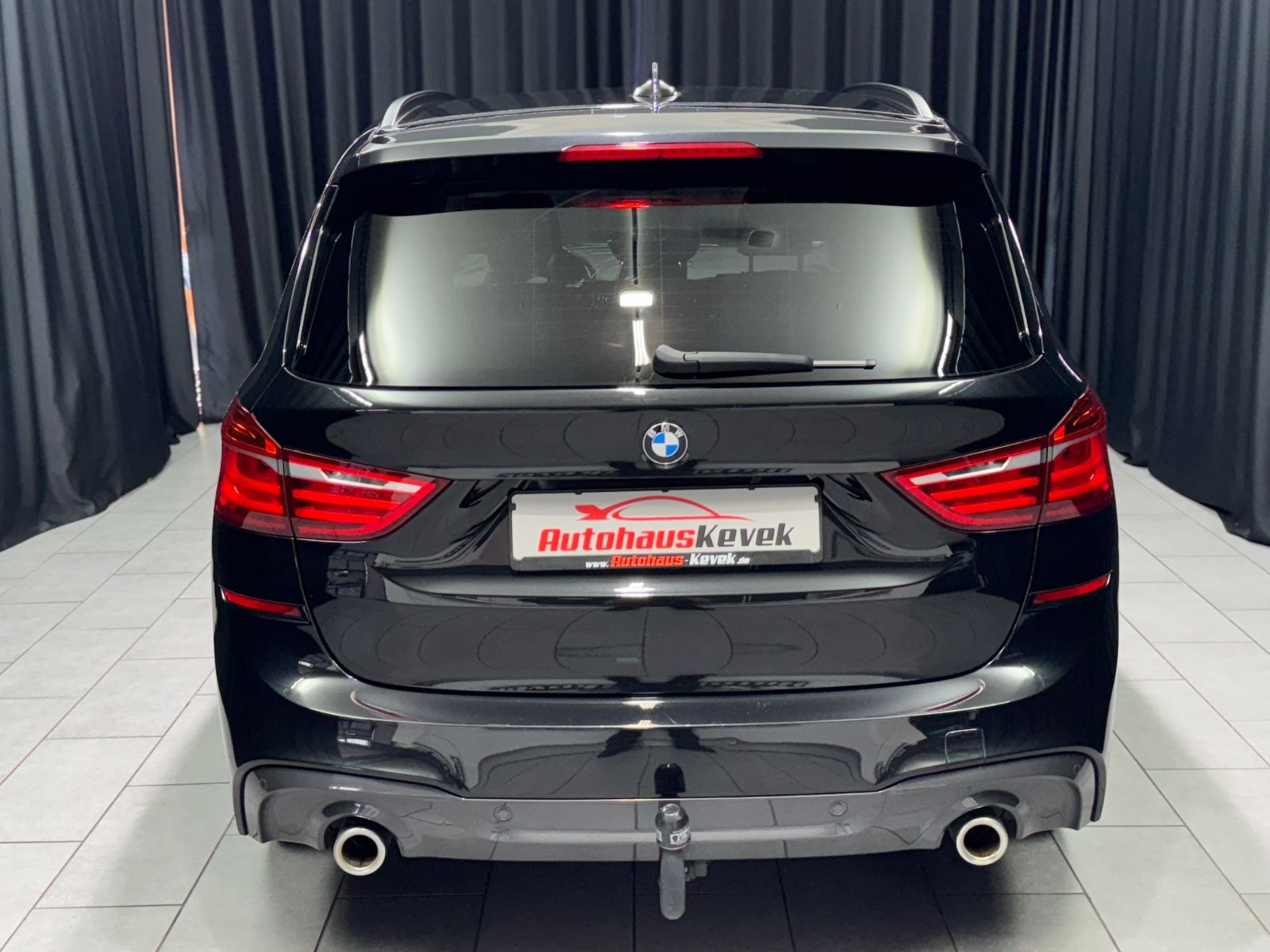 Fahrzeugabbildung BMW 220i Gran Tourer M Sport|AUTOMATIk|7-SITZER|NAVI