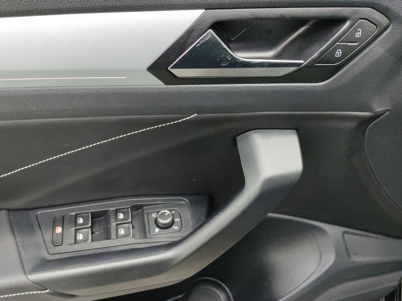 Volkswagen T-Roc - Bild 8